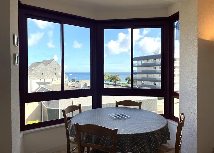 Appartement Vue Mer A 200M De La Plage De Trestraou A Perros-Guirec - Ref 507